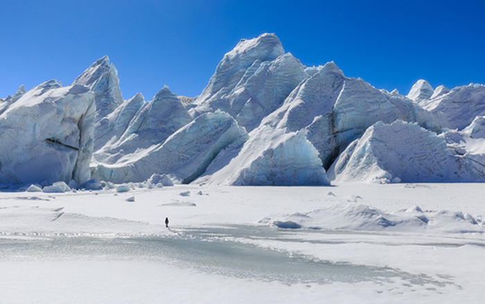 西藏这个才被发现的冰川伸手就能摸到