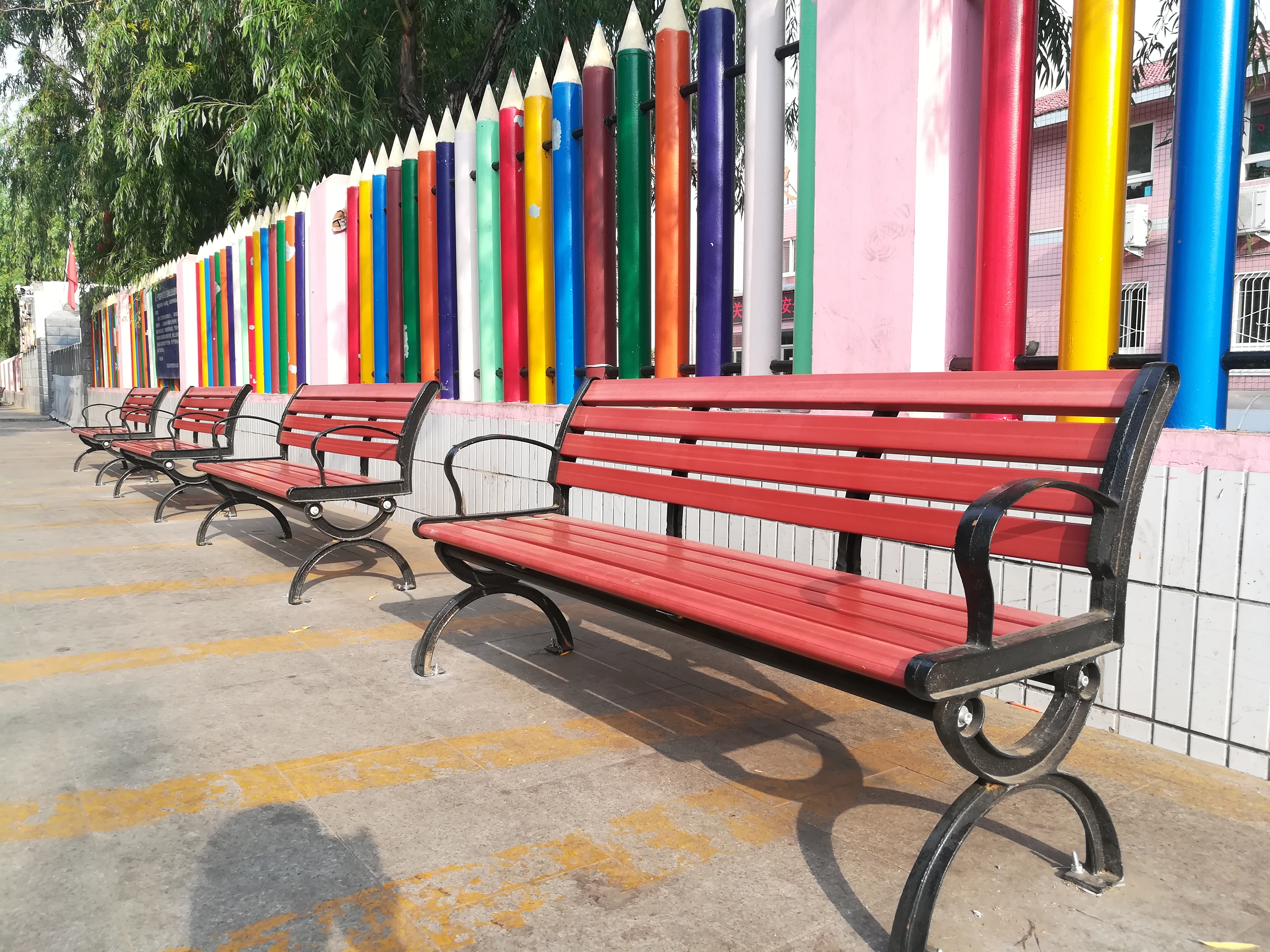 灵石县街边安放座椅 方便群众出行