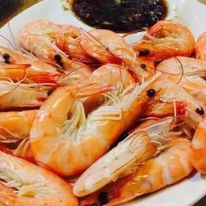 做水煮虾时,多放这“2个” 虾肉鲜掉舌头,还没腥味__凤凰网