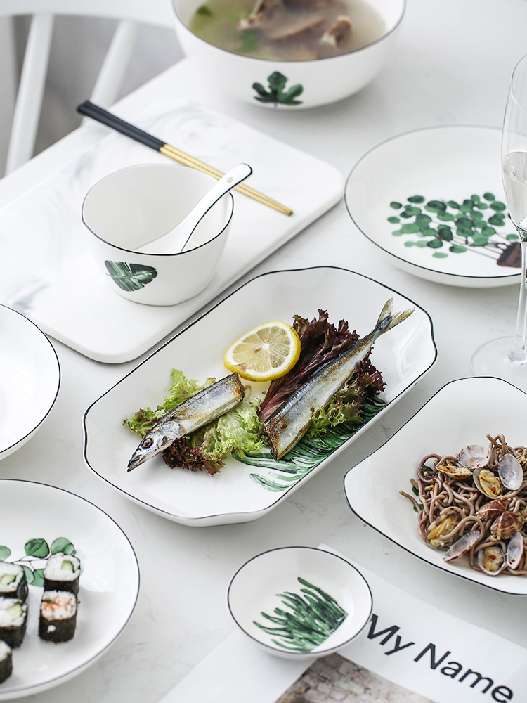 可口的饭菜搭配上不同的餐盘会有一种宾至如归的感觉