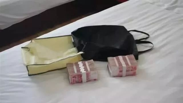 退房后宾馆垃圾桶里竟有20万现金住客我故意的