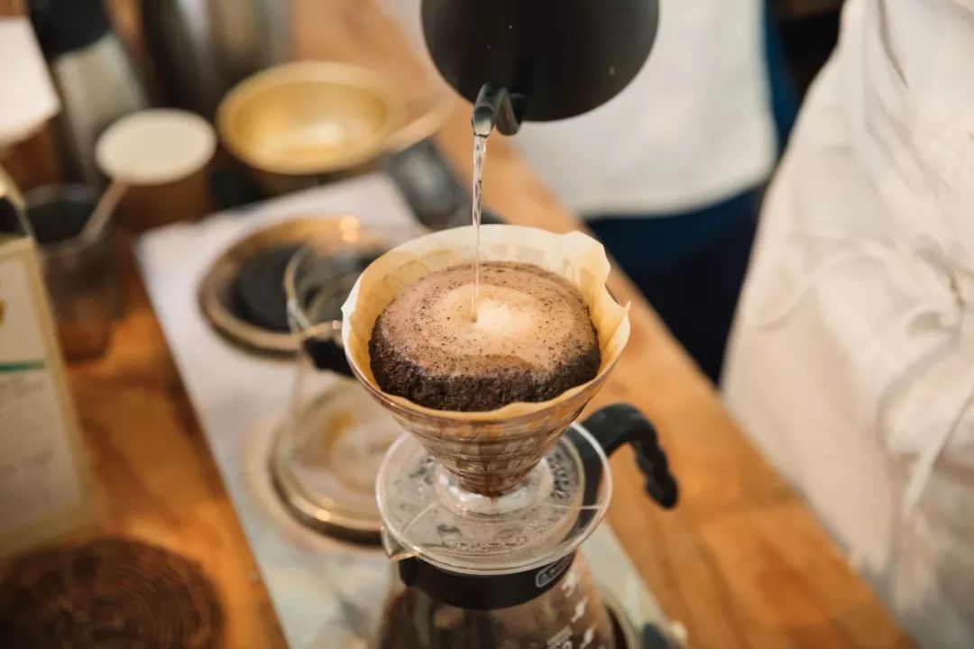 缓解压力 喝咖啡有助于减少压力,对抗抑郁