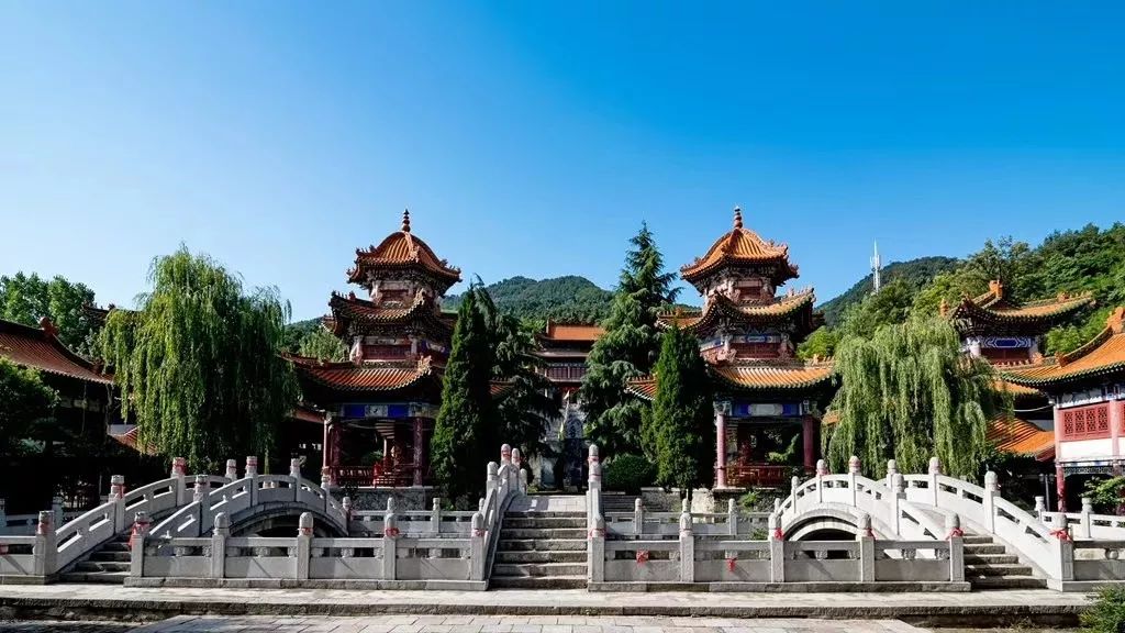 群贤问道终南山,修心养性药王宫