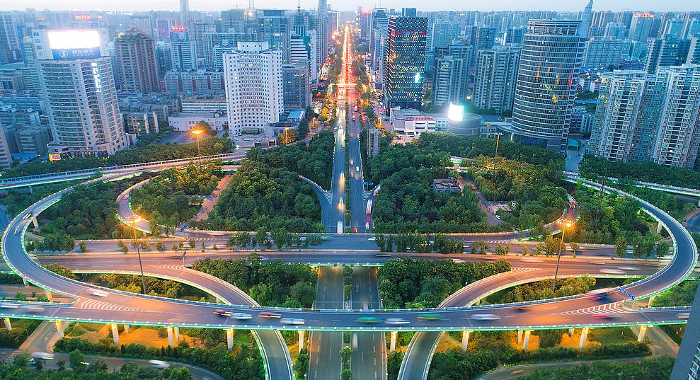 西安市17年经济总量_西安市经济技术开发区(2)