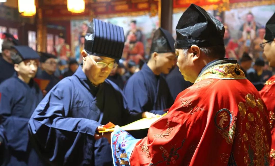 济济人才入道门 | 十一月十五天师府皈依传度法会__凤凰网