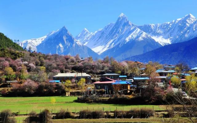 波密藏王故里冰川之乡西藏的世外桃源