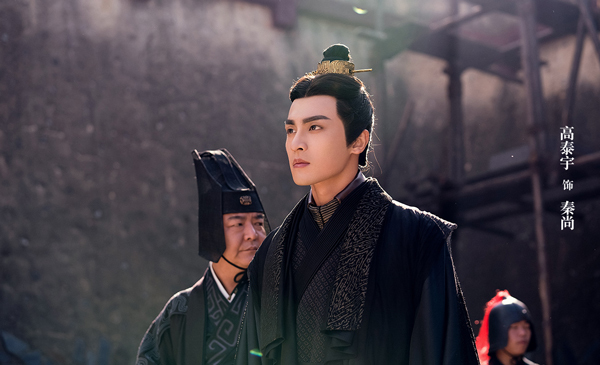 高泰宇众王驾到演绎最萌霸道总裁吻技生涩遭网友diss