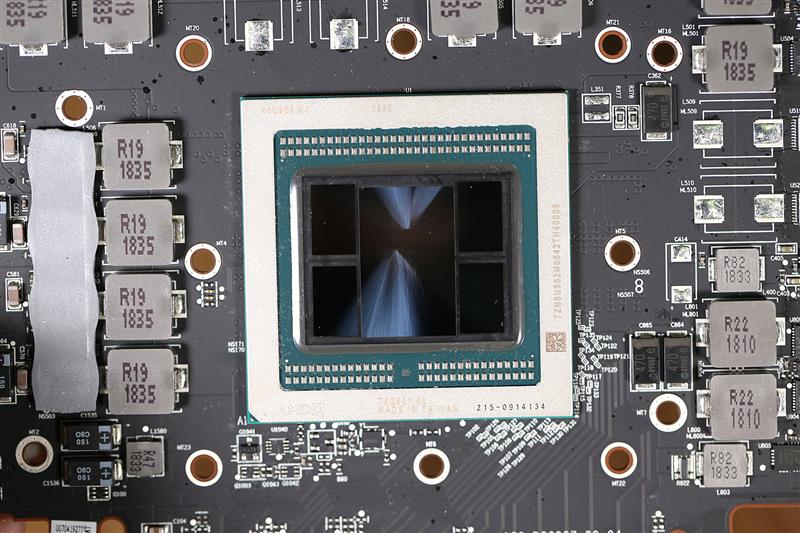 1TB/s恐怖带宽！全球首款7nm游戏显卡Radeon VII首发评测_凤凰网科技_凤凰网