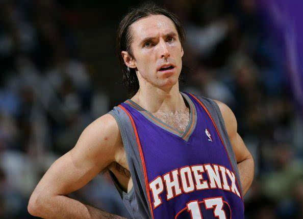 纳什季后赛单场助攻纪录23次,隆多单场最高21次,那保罗多少呢?