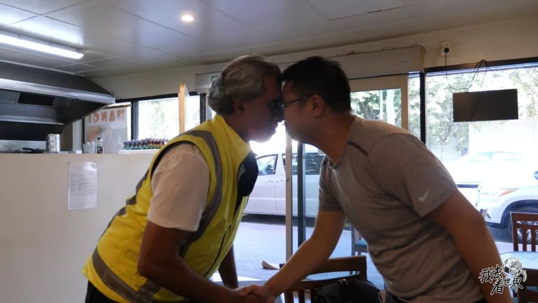 新西兰75新西兰毛利人的贴鼻礼贴的时间越长表示越欢迎