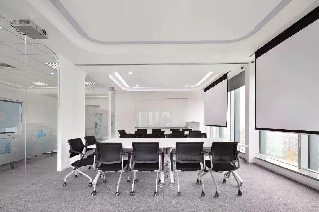 误入二次元b站办公室在这上班好嗨哟