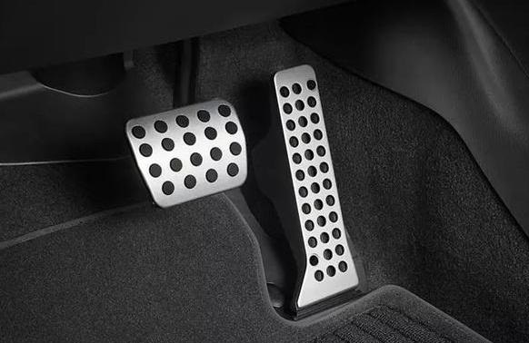 地板式油门和悬吊式油门有什么区别有些人可能不太清楚