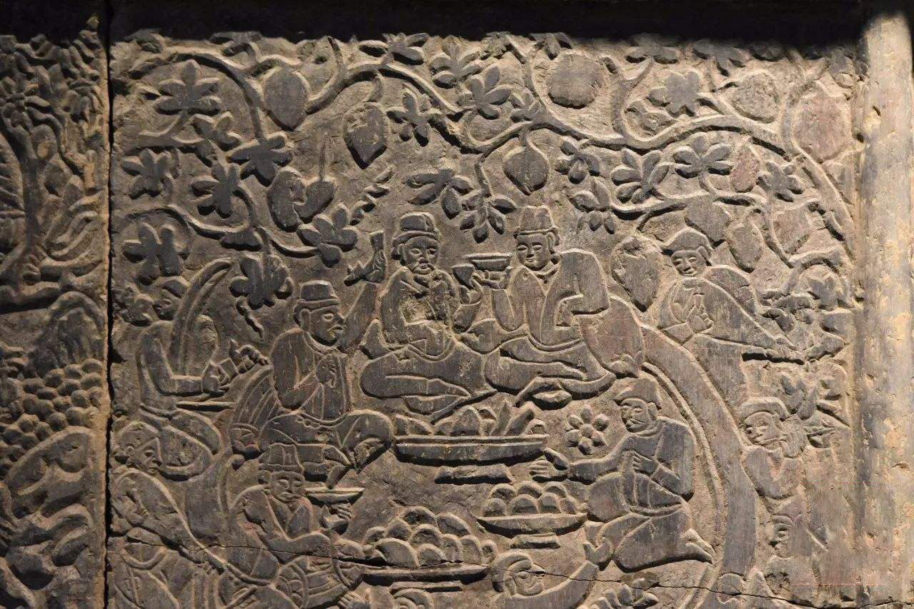 出土文物中最神秘的一组展品——安伽墓石门、围屏石榻__凤凰网