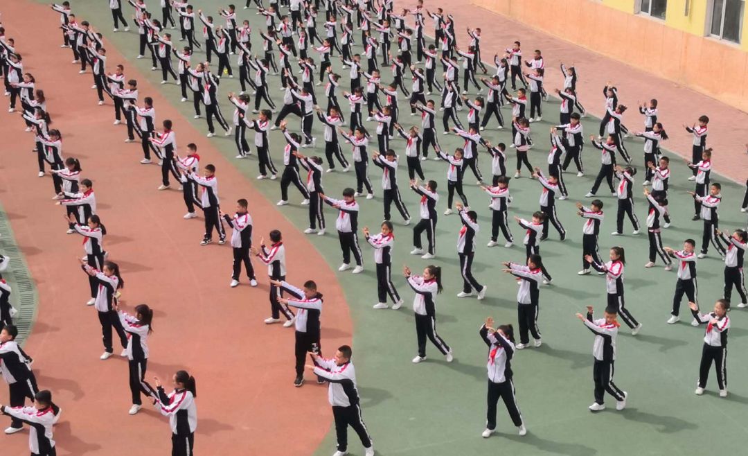 卡路里、海草舞、98K……吉林这个小学的“网红课间操”火了!__凤凰网