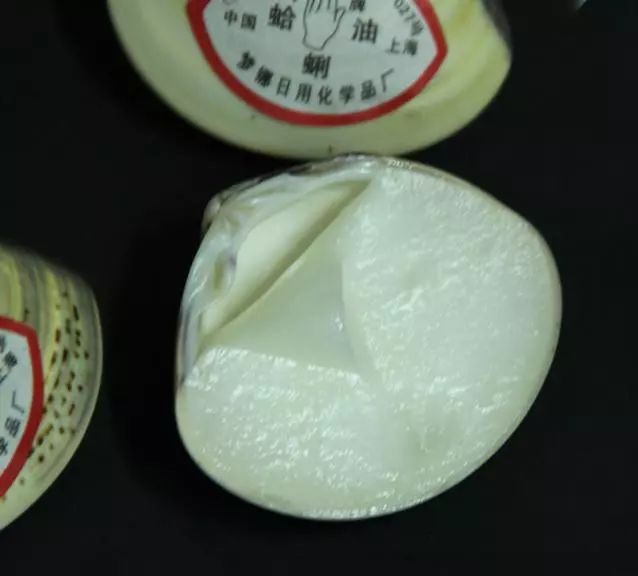 80年代老照片:蛤蜊油,黑白电视机,录音机,都已成为历史!