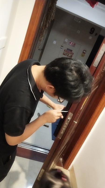 忘带钥匙的尴尬你遇到过吗?小益e206智能门锁给你换锁的n个理由