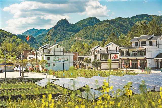 《今日平安新风貌》——摄于奉节县平安乡.