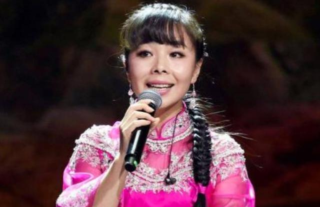 草根明星现状:她被建议封杀,他热度不减,他却成国家一级演员