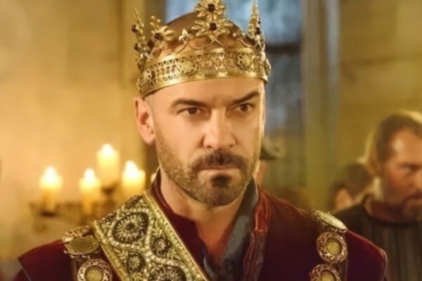 历史人物就是其中一位,他是拜占庭帝国马其顿王朝开国皇帝巴西尔一世