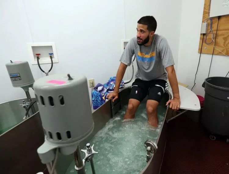 深扒|探秘NBA的冰水浴疗法_手机凤凰网