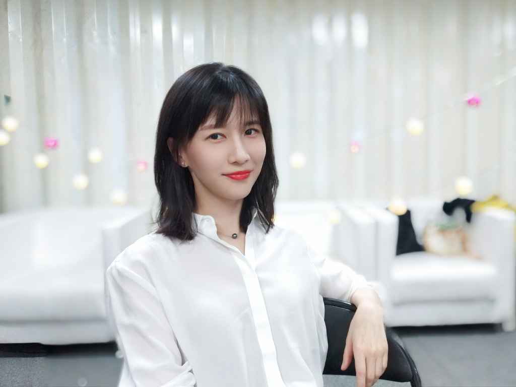 papi酱婚恋观引热议结婚5年亲家还没见过面