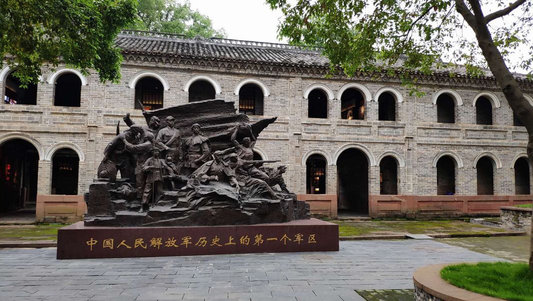 让我们更好地弘扬苏区精神 传承红色基因