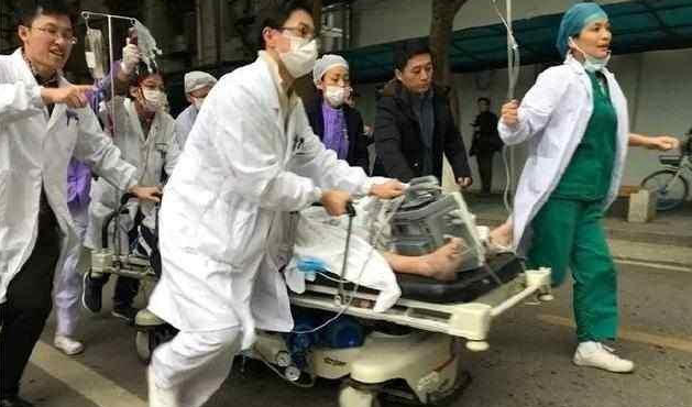 男子全身发黄,查出肝癌!肝出问题时:"皮肤"有4种异常