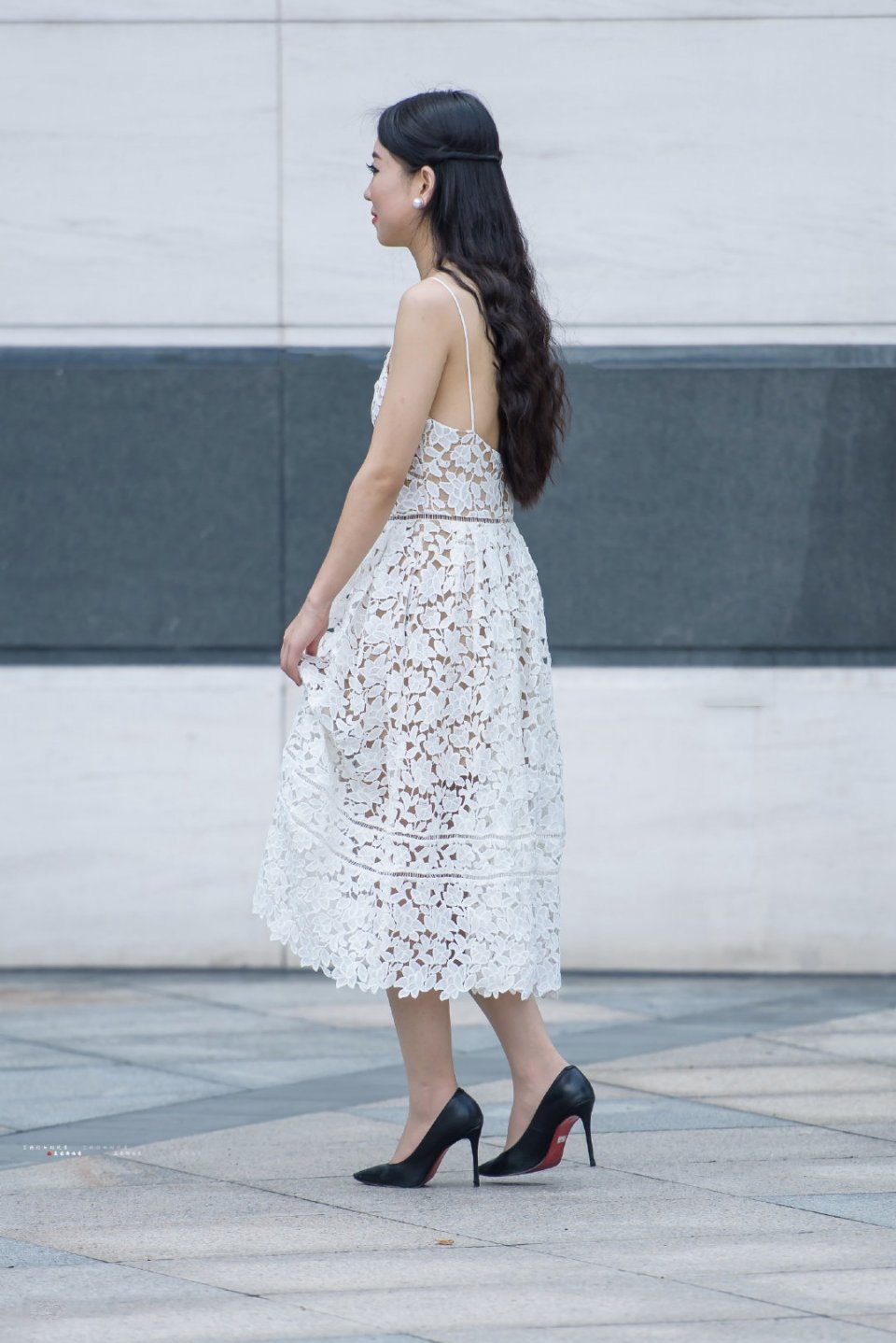 街拍示范蕾丝裙如何穿得不low今夏让你美得像仙女