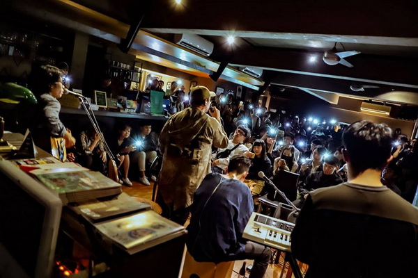 忒修斯:年轻轻玩乐队的,却说什么"文以载道"