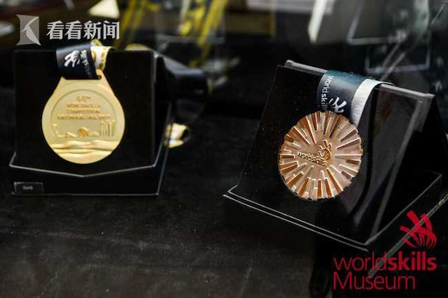 60年代的世界技能大赛奖牌,也有我国获得的第一个阿尔伯特大奖奖牌;有