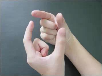 既有益于增强儿童的记忆,又有益于锻炼手指的灵活