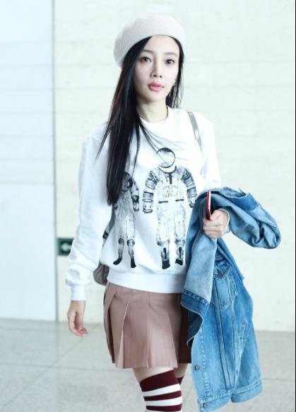 在李小璐没有爆出出轨这件事之前,贾乃亮和李小璐可以说是娱乐圈中