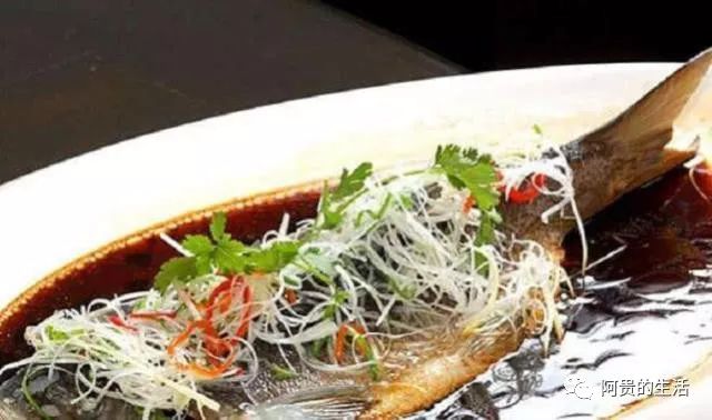 它是四川雅安“独有”的鱼，鱼脑里有把“宝剑”你吃过这种鱼吗？__凤凰网