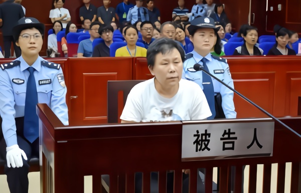 安徽一粮站女站长获刑18年:操纵县粮食系统人事任免