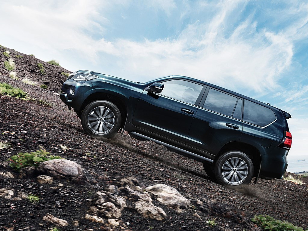 号称小马拉大车的丰田霸道2700动力就不能好一点吗?