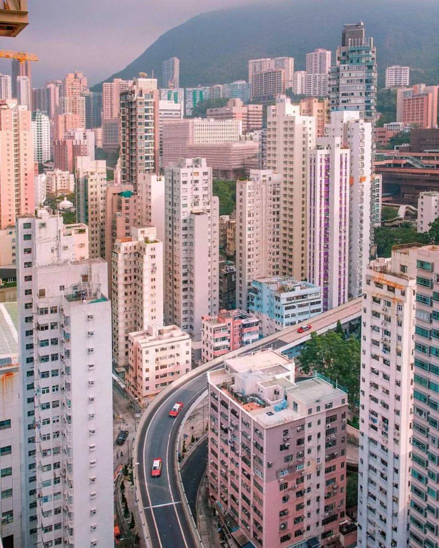 上帝的垂直视角 航拍高楼林立的香港__凤凰网