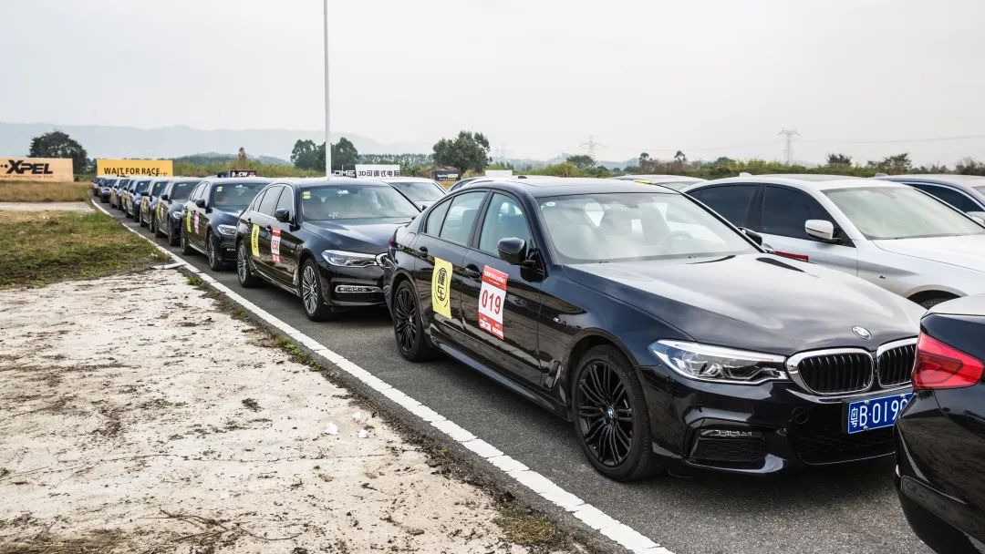 只懂车全程协办的"宝马新5系赛道日"来到了惠州福冈赛车