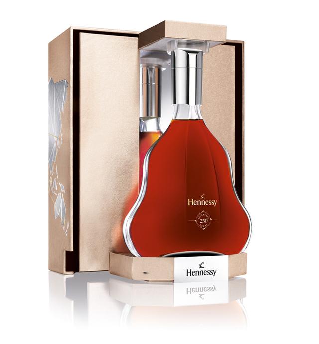 驭凡:品味轩尼诗250周年珍藏干邑白兰地