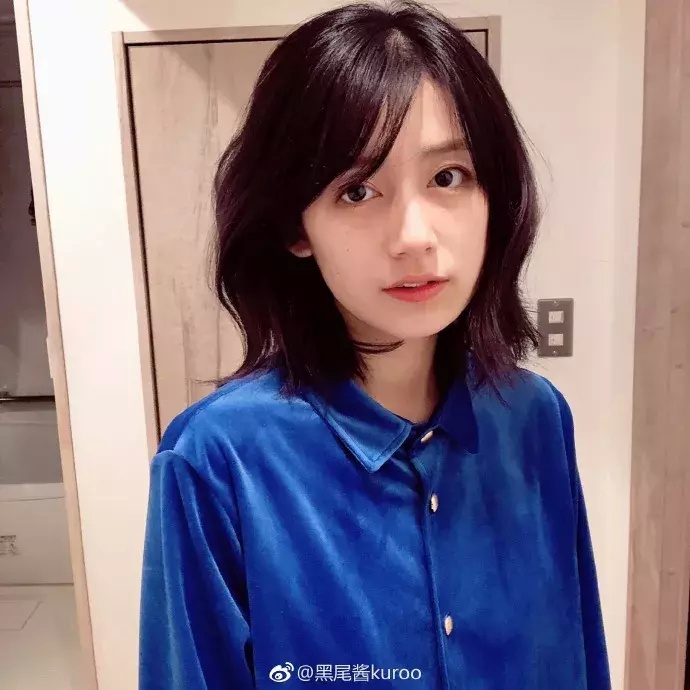 黑尾酱晒大尺度照片疑似模仿雪莉晚晚网友李诞怎么看