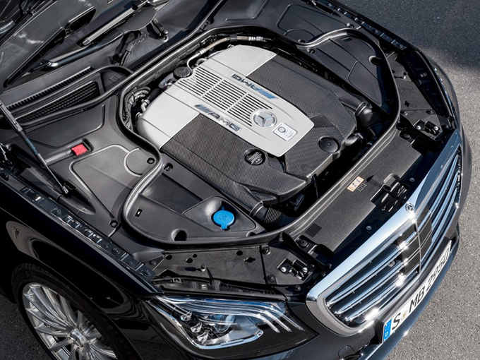 奔驰性能车搭小排量引擎,售价下调,离豪车又进了一步