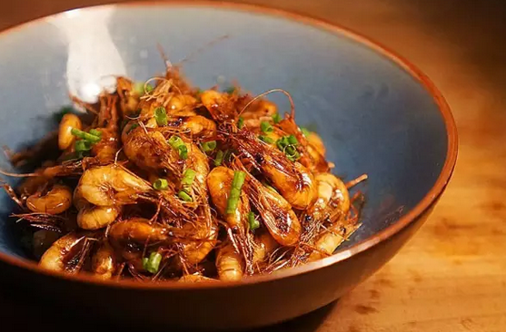 大叔家的上海小菜:油爆虾,饱满q弹,酥脆可口,家人爱吃!