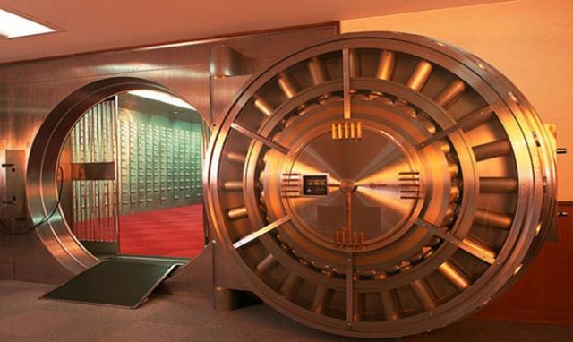 千吨黄金运到美国地下金库盘点时却遭推脱和拒绝民众强烈不满