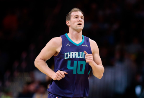 手感火热!泽勒半场7投7中砍下16分5篮板