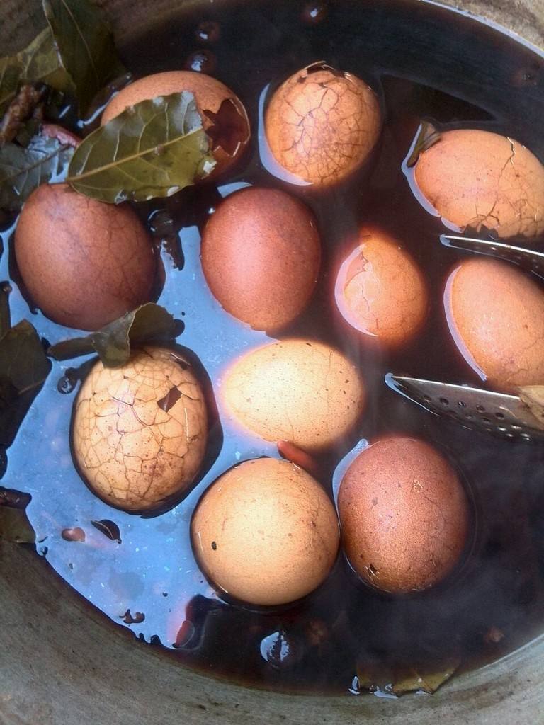 那就是最常见的一句客套话,来自于葛大爷在《不见不散》里的那句,吃了