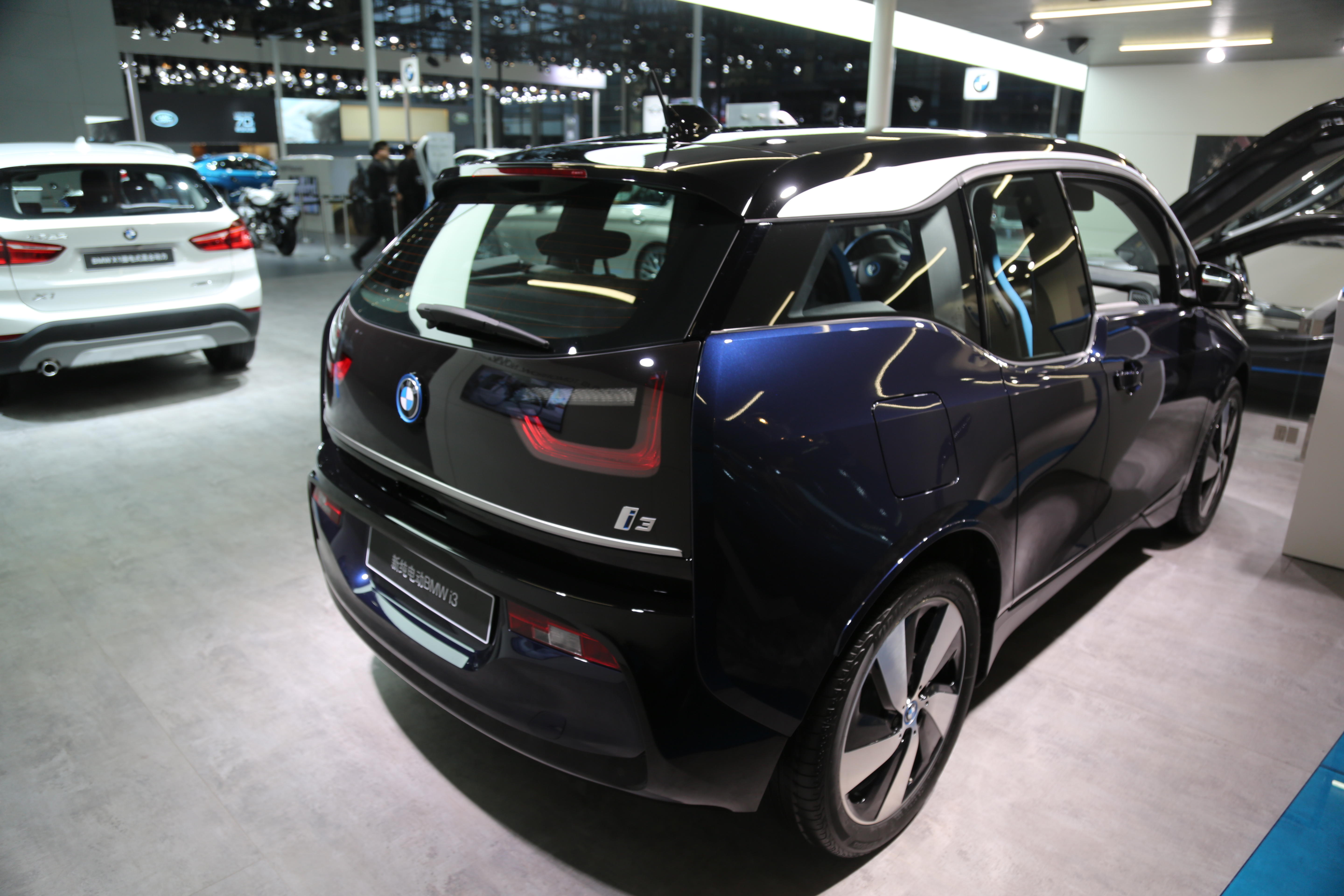 宝马bmw i3 新纯电动,35万级别新能源车,车展实拍!