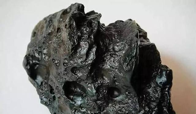 矿物,其中有24种是地球上所没有的,例如:锥纹石,镍纹石,合纹石,陨硫铁