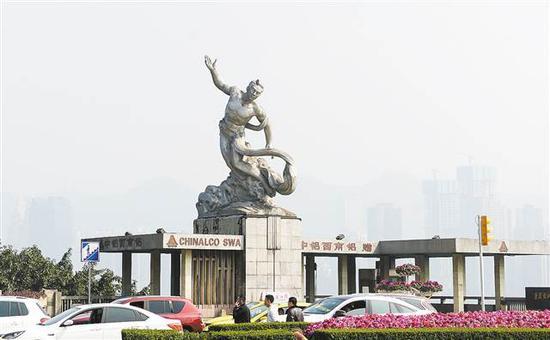 石板坡长江大桥春夏秋冬雕塑入选重庆市级文物,背后有很多故事