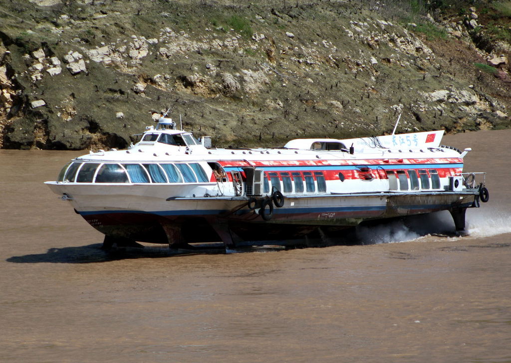 插翅难飞的水翼船