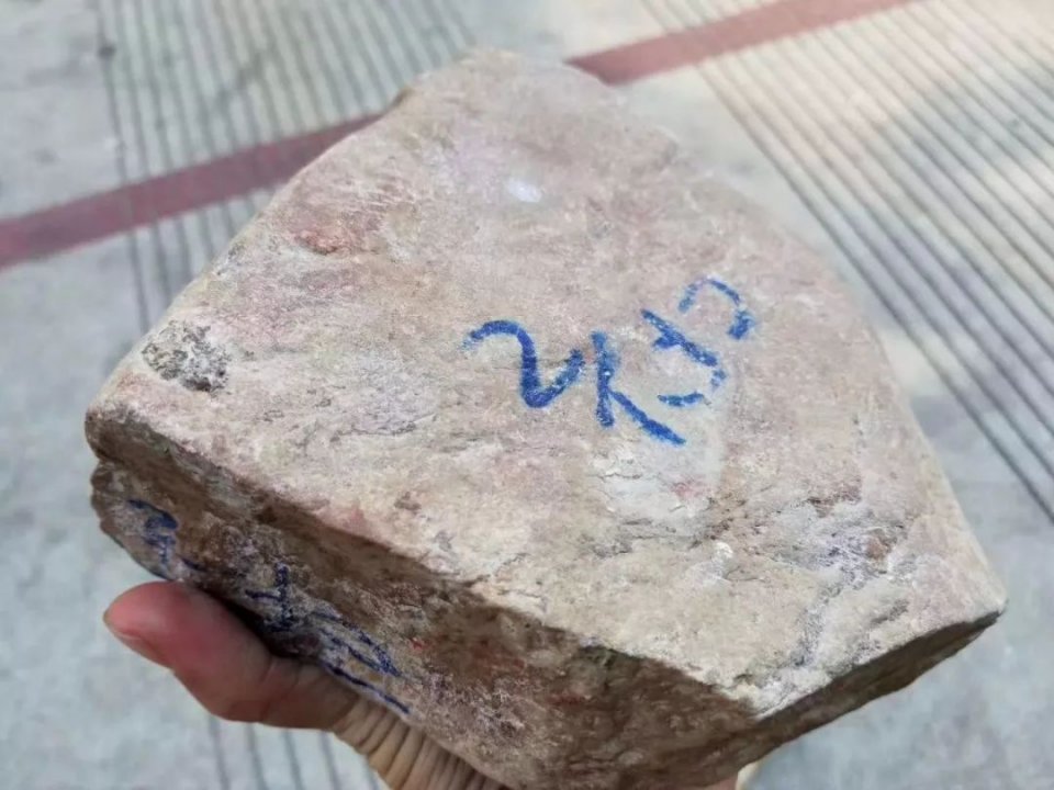 翠友入手的木那翡翠出货春带彩翡翠手镯旁人眼都红了