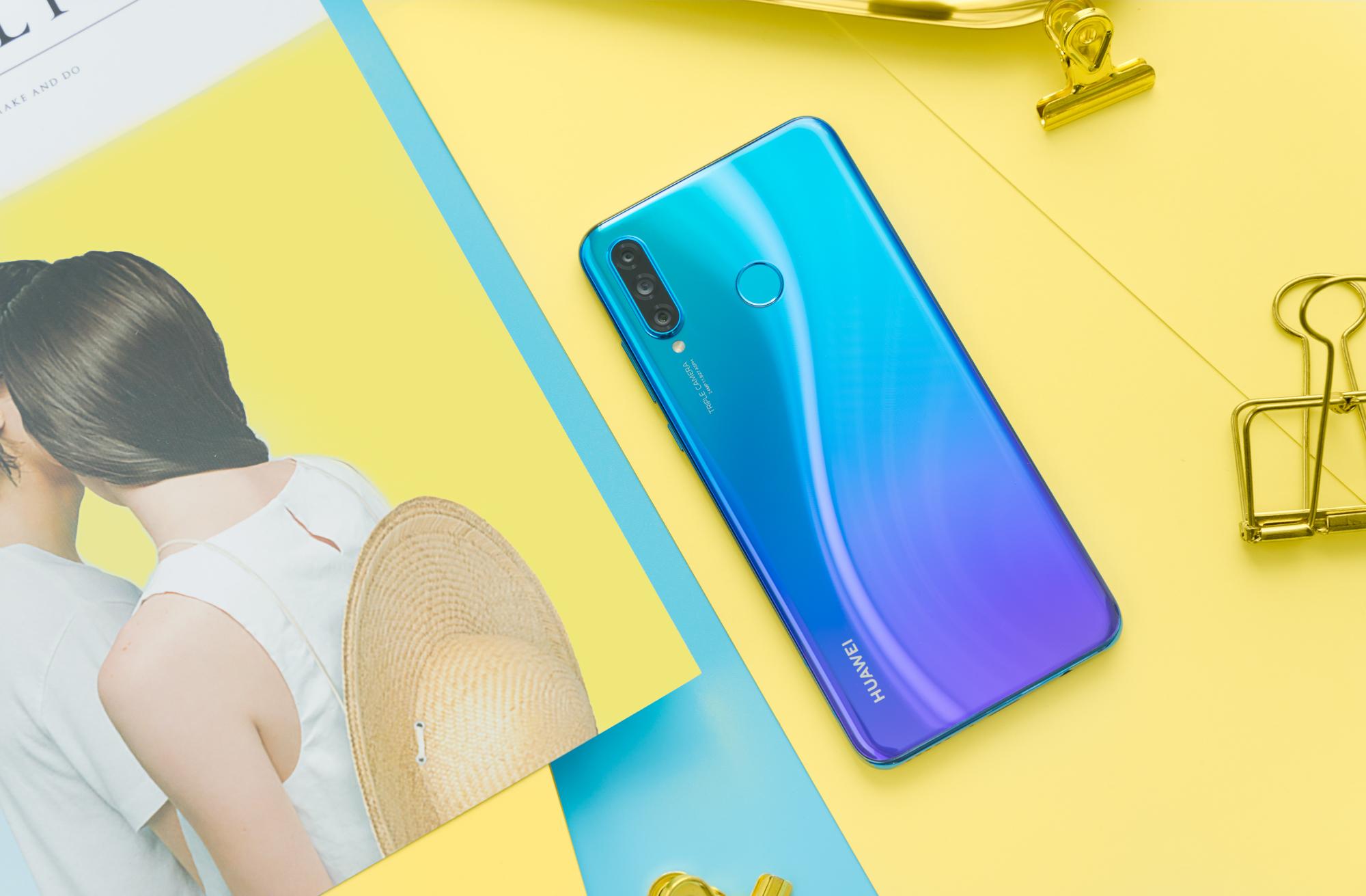 蓝色在什么时候最让人期待在华为nova4e发布的今天